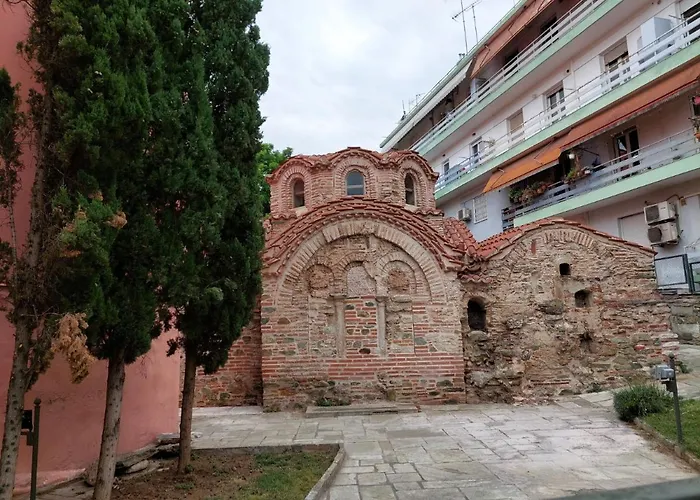 Apartment Garden Escape